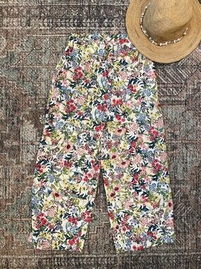 H&M Floral Wide Leg Pants Size 6 Cropped High Rise Summer Statement